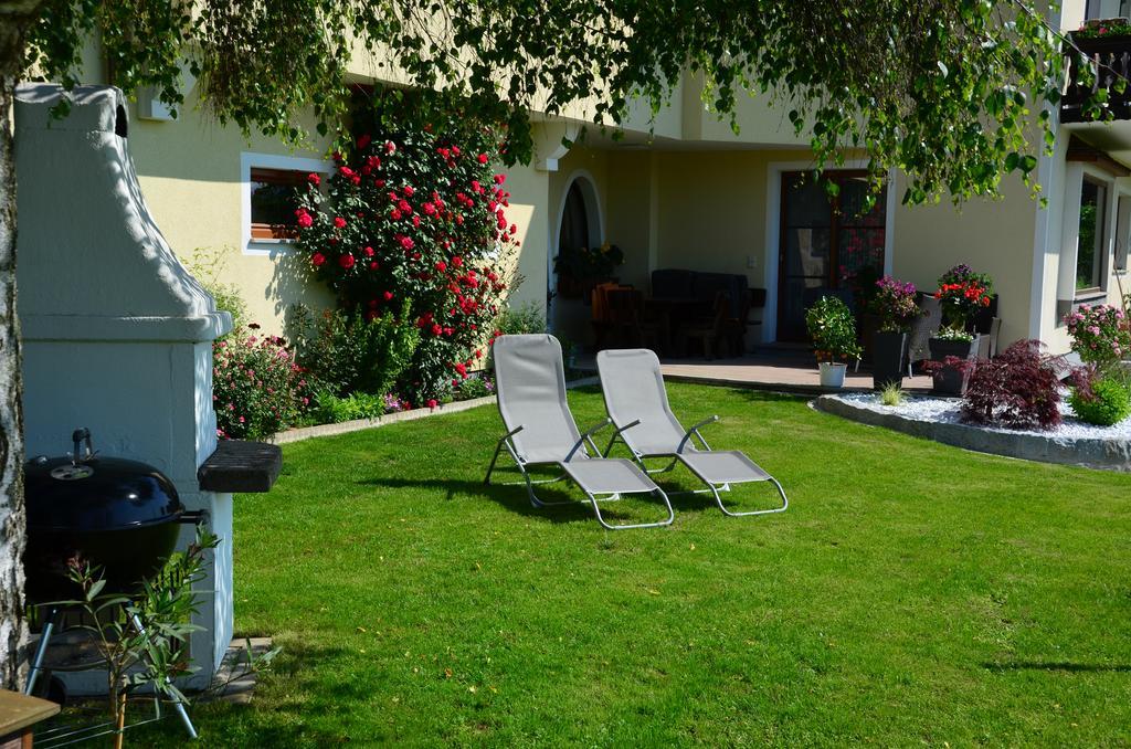 Haus Gruber Hotel Attersee Exterior photo