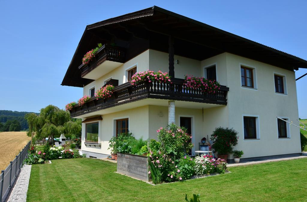 Haus Gruber Hotel Attersee Exterior photo